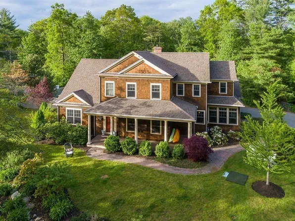 82 Pheasant Hill Dr, Scituate, MA 02066