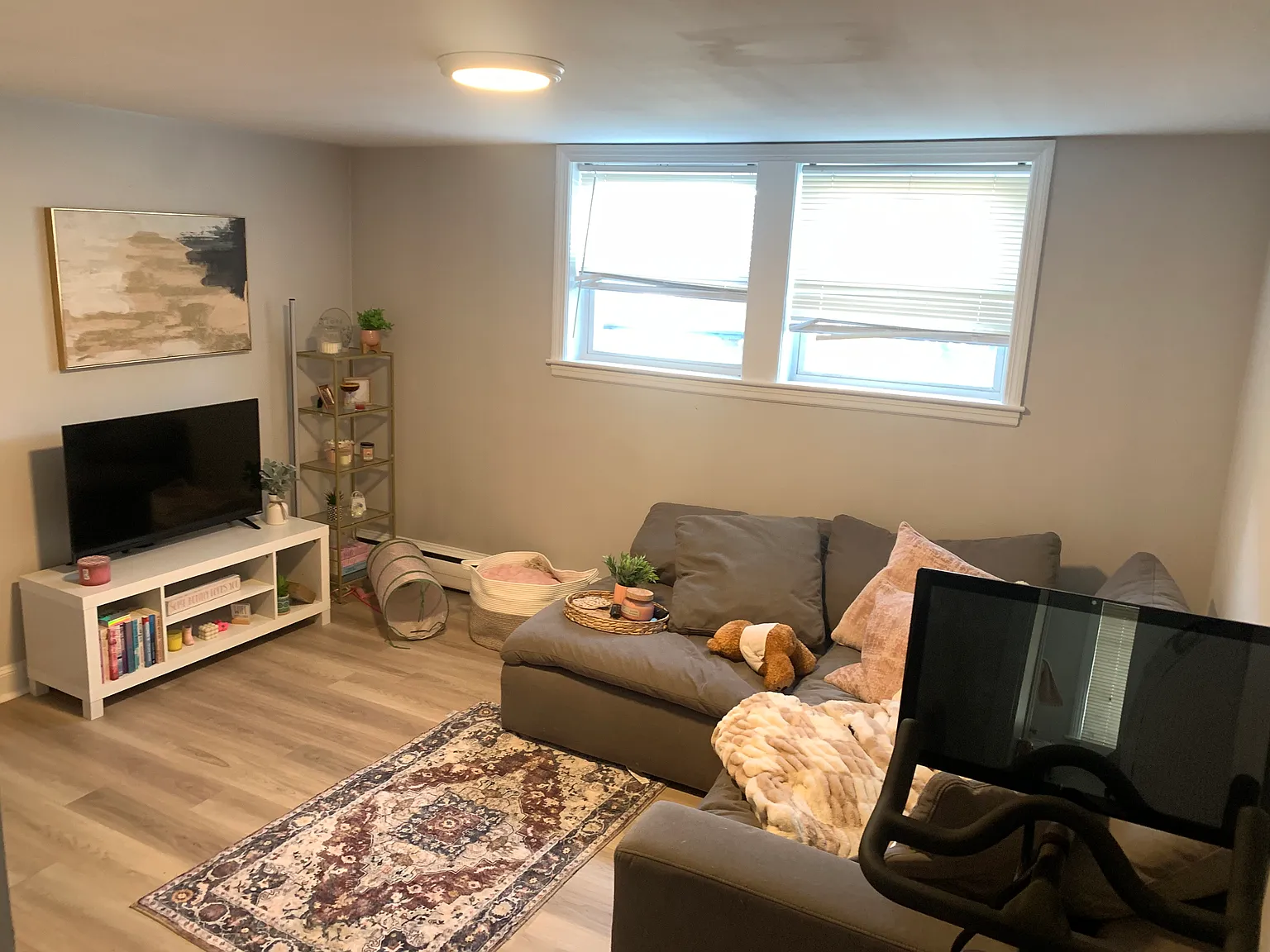575 Sea St — Photo 2