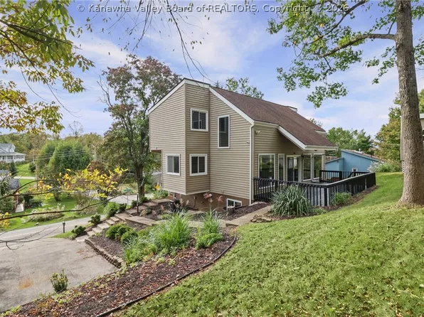 2056 Oakridge Dr, Charleston, WV 25311