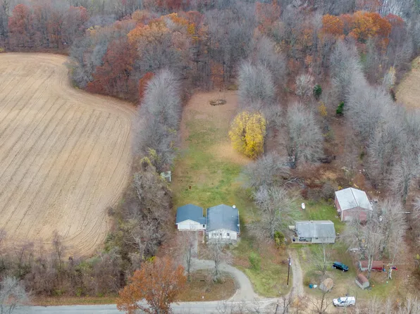 11089 Farina Rd, New Buffalo, MI 49117