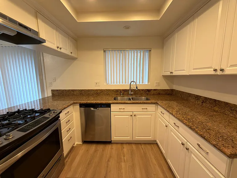 131 N Merrimac Dr — Photo 6
