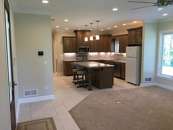 1000 square-foot unit