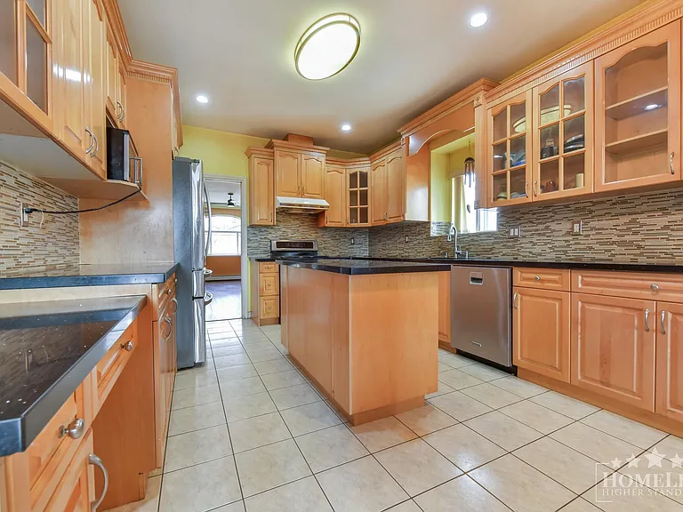 13470 65a Ave #UPPER HOUSE — Photo 4