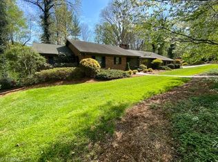 172 Sandwedge Rd, Wilkesboro, NC 28697