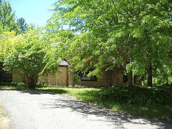 2nd image of 2667 Crestview Dr