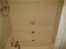 2213 S Braeswood Blvd #13F — Photo 13