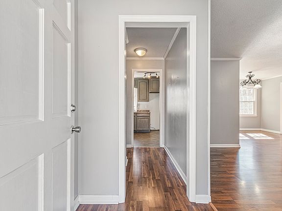 4th image of 31 Eastwood Dr