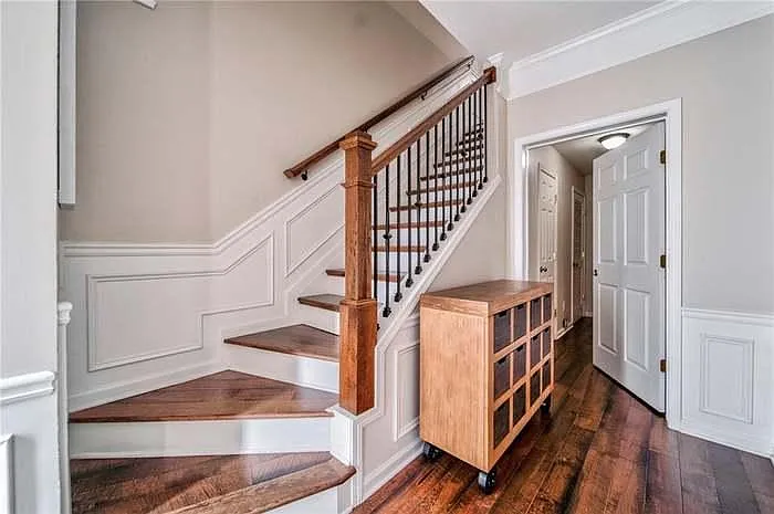 4003 Edgecomb Dr — Photo 3