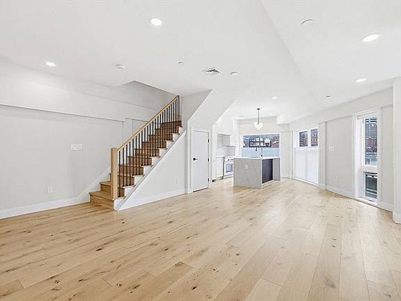3rd image of 43 Stillman St #1