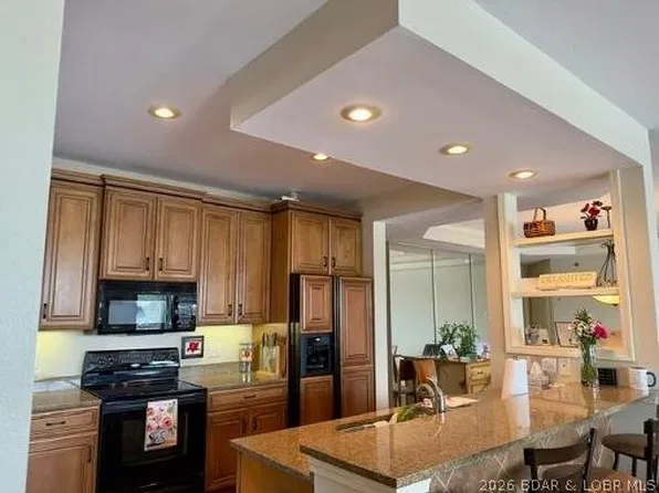 895 Summer Place Dr #4B, Camdenton, MO 65020