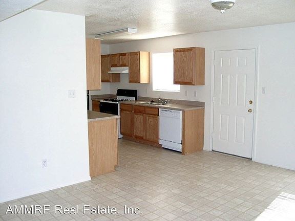 3rd image of 10904 Bandelier Dr NW