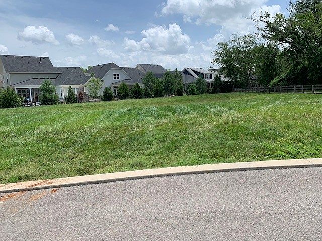 2nd image of 1050 Carlisle Ln