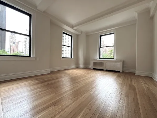 360 East 55th Street image 1 of 13