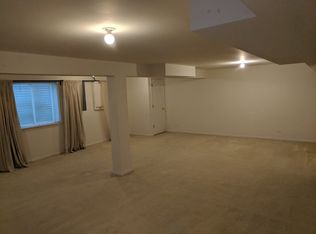 223 Wimbledon Pl, Bloomingdale, IL 60108