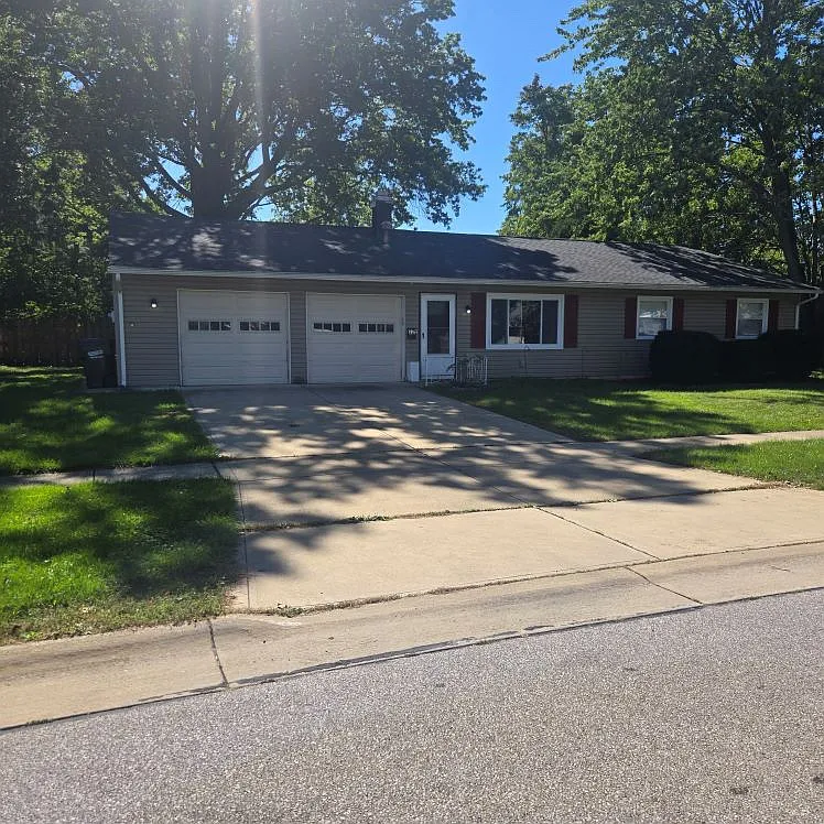 4 bed, 1224 sqft, $2,450 — Photo 1