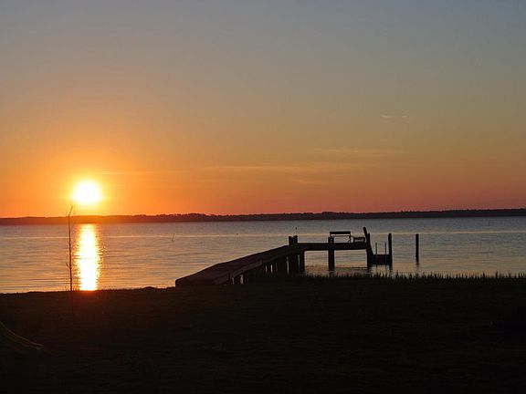 3rd image of 127 Shore Dr