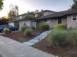 1110 Cuesta Dr, Mountain View, CA 94040
