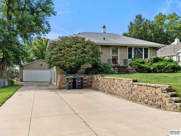 8003 Grant St, Omaha, NE 68134