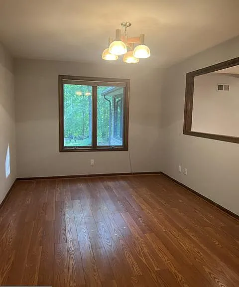 1007 Lee Jackson Dr — Photo 5
