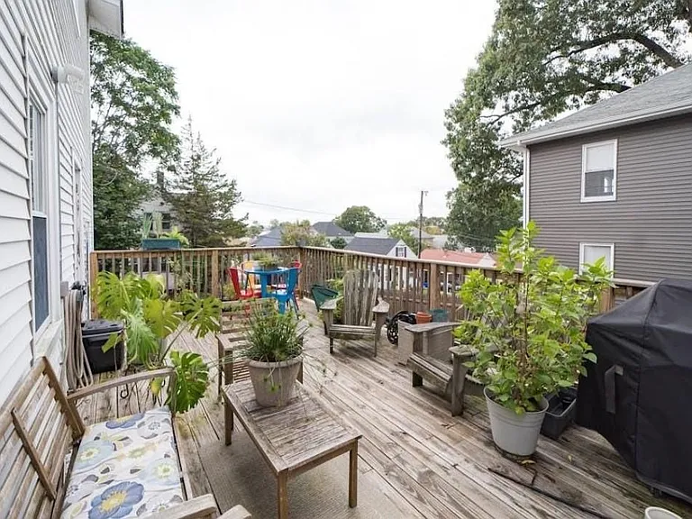 31 Blodgett Ave — Photo 24