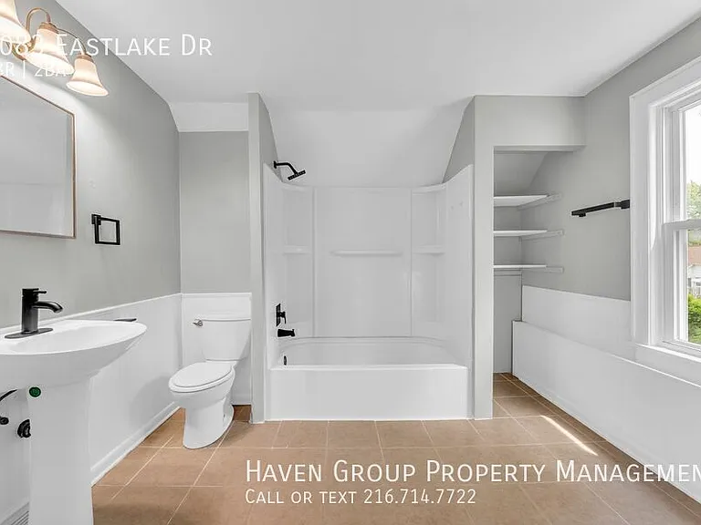 1083 Eastlake Dr — Photo 20
