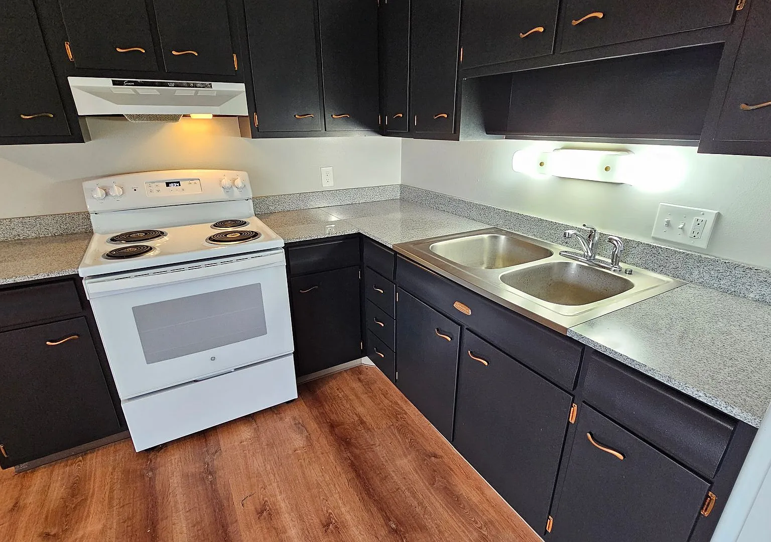 365 W Cook Rd Ranchwood Apartments — Photo 4
