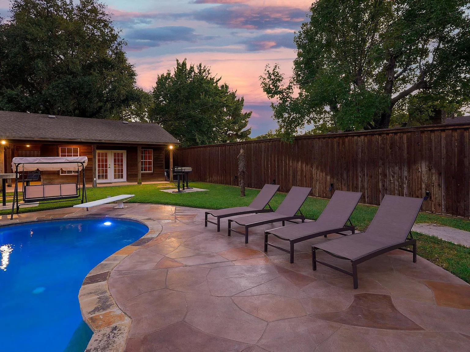 5 bed, 2644 sqft, $5,175 — Photo 4