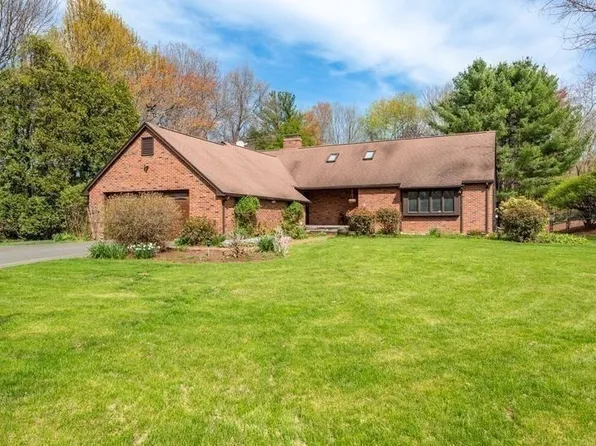 560 Middle St, Amherst, MA 01002