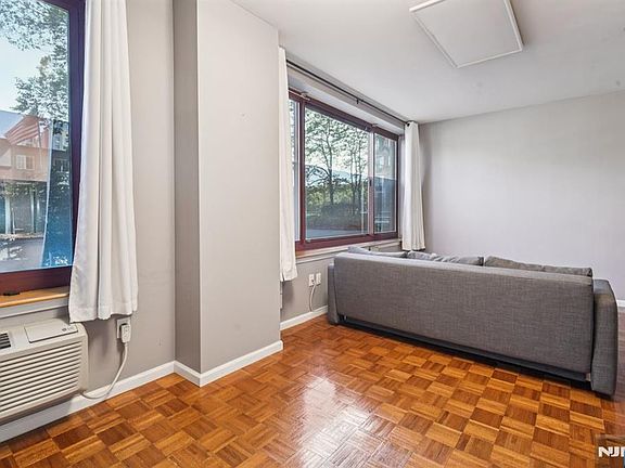 4th image of 100 Old Palisade Rd APT L7