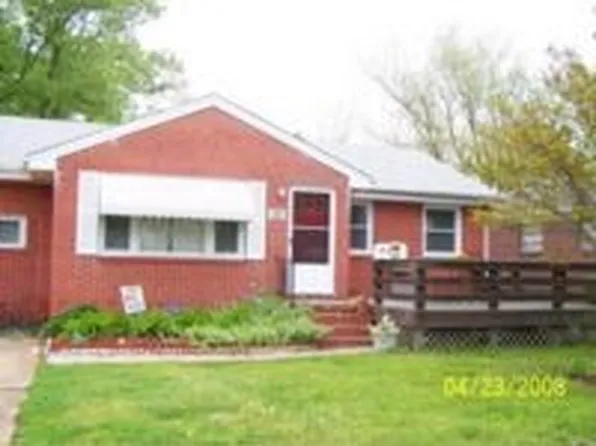 23 Fox Grove Dr, Hampton, VA 23664