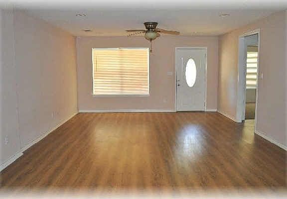 2nd image of 1025 Oakridge Dr