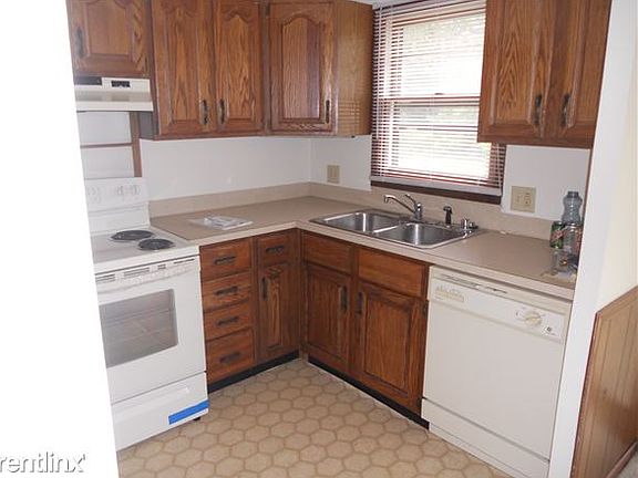 Another view of kitchen