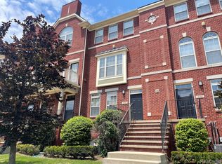 3195 Camden Dr, Troy, MI 48084