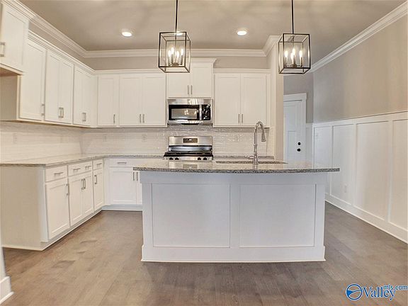 4th image of 439 Ripple Lake Dr SW