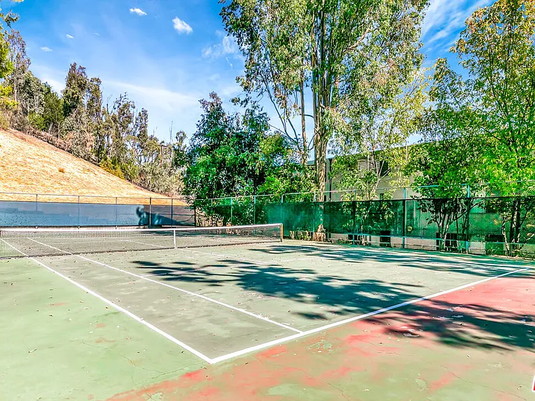 22135 Burbank Blvd #4 — Photo 46