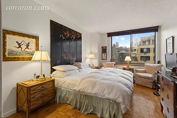 Sold by Corcoran | media 14