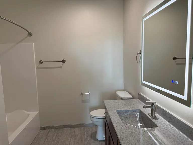 Red Earth Apartments- On Lake Butte Des Morts — Photo 20