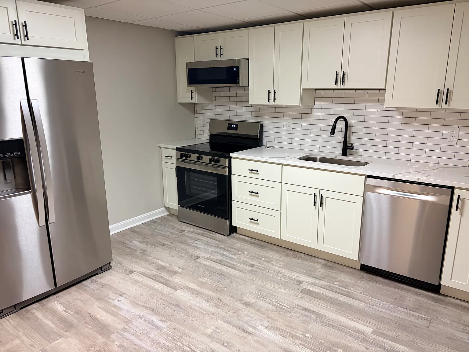 1 bed, 1300 sqft, $1,600 — Photo 4