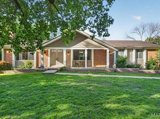 10720 Forest Path Dr, Saint Louis, MO 63128