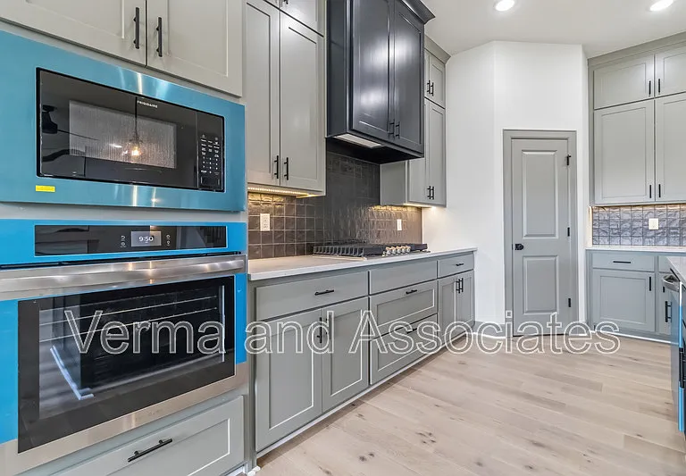 930 Trestle Ln — Photo 6