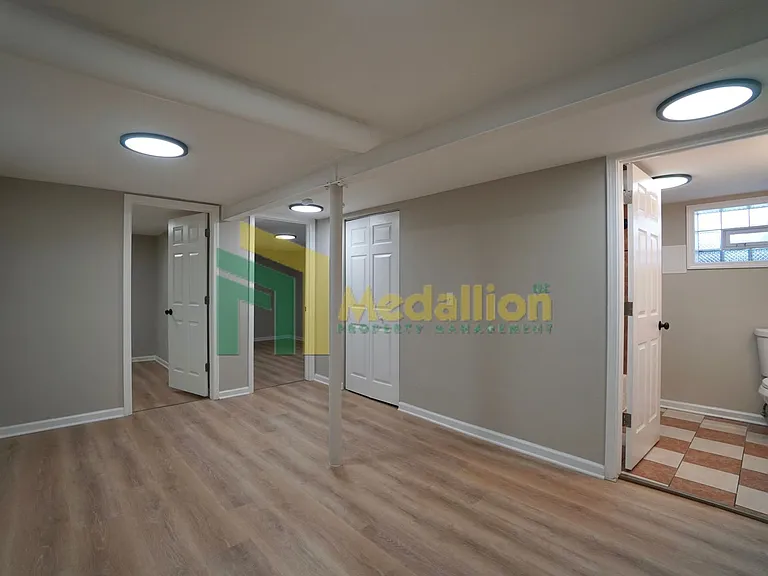 9858 S Drexel Ave — Photo 12