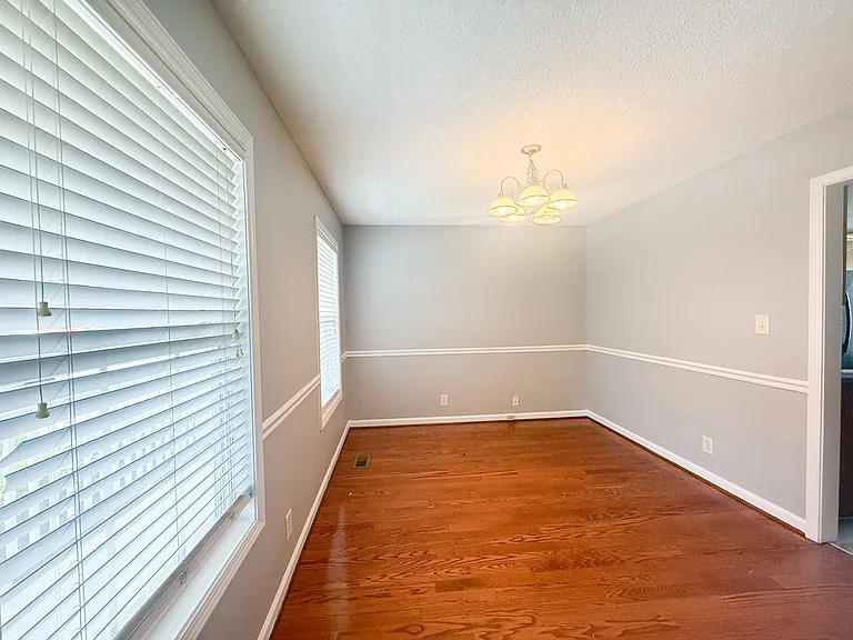 2604 Sugarhill Ct — Photo 3