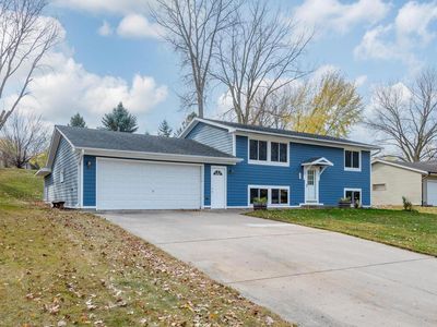 261 Highwood Dr, Chaska, MN, 55318