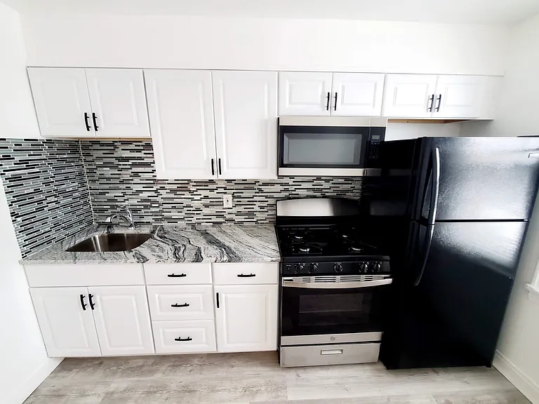 8821 3rd Ave #2 — Photo 4