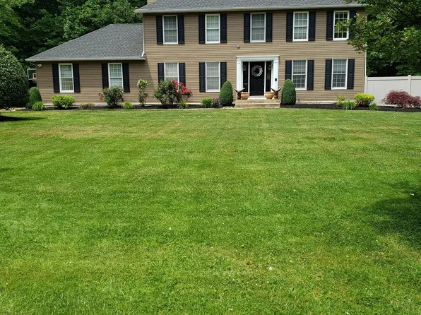 3689 Garnet Mine Rd, Garnet Valley, PA 19060