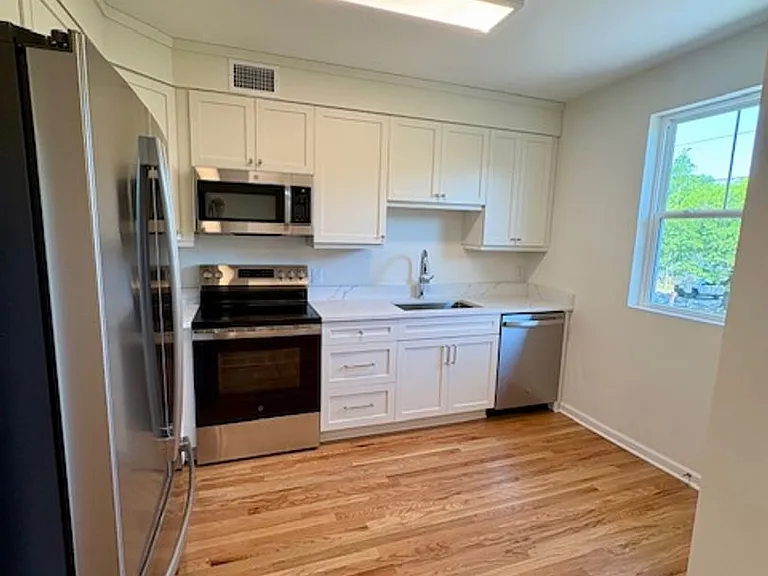 664 Windermere Blvd #D — Photo 7