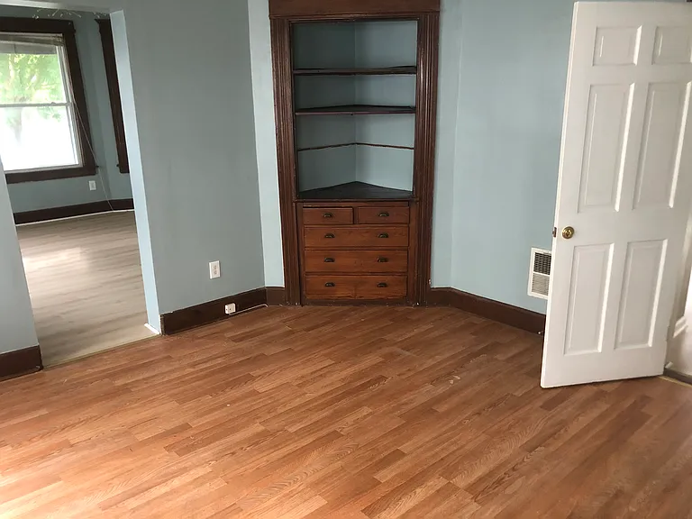 504-506 Wilmot Ave #1 — Photo 9