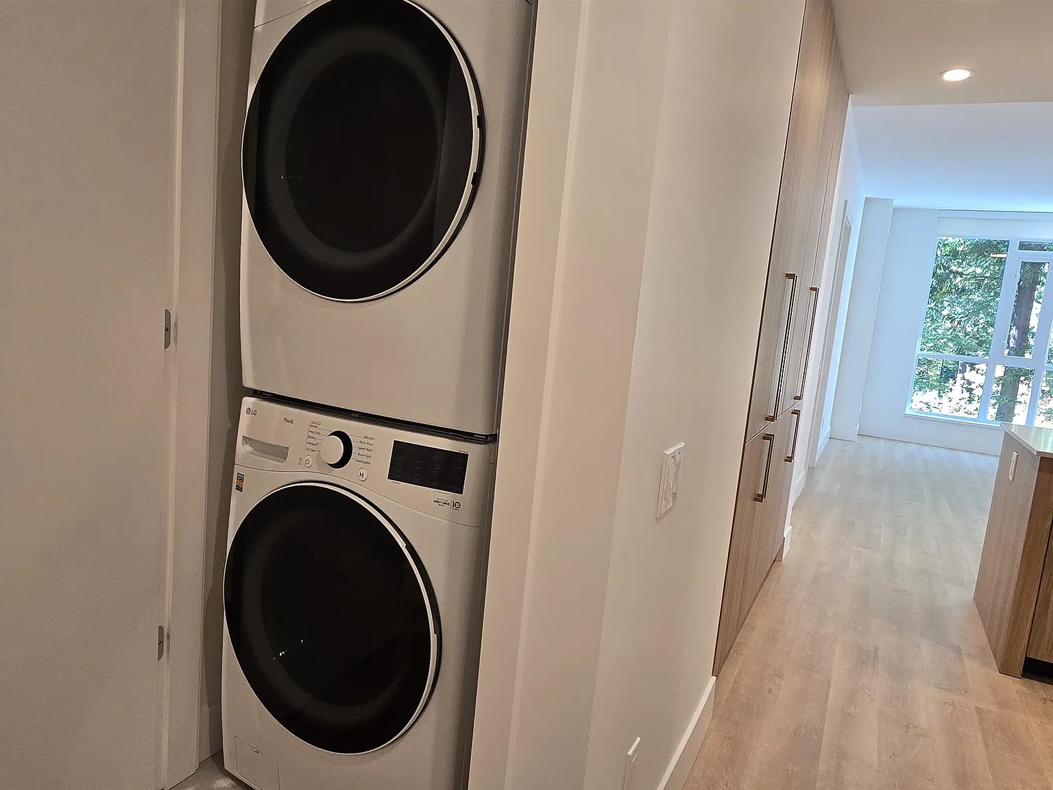 2 bed, 1100 sqft, $4,200 — Photo 4