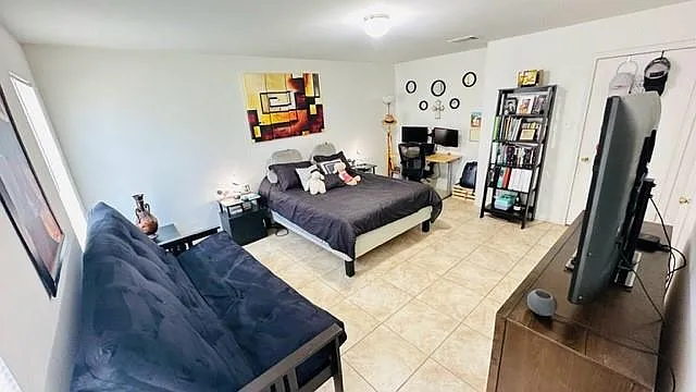 302 Golden Gate Dr — Photo 16