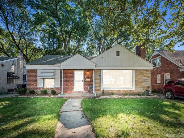 17638 Warwick St, Detroit, MI 48219